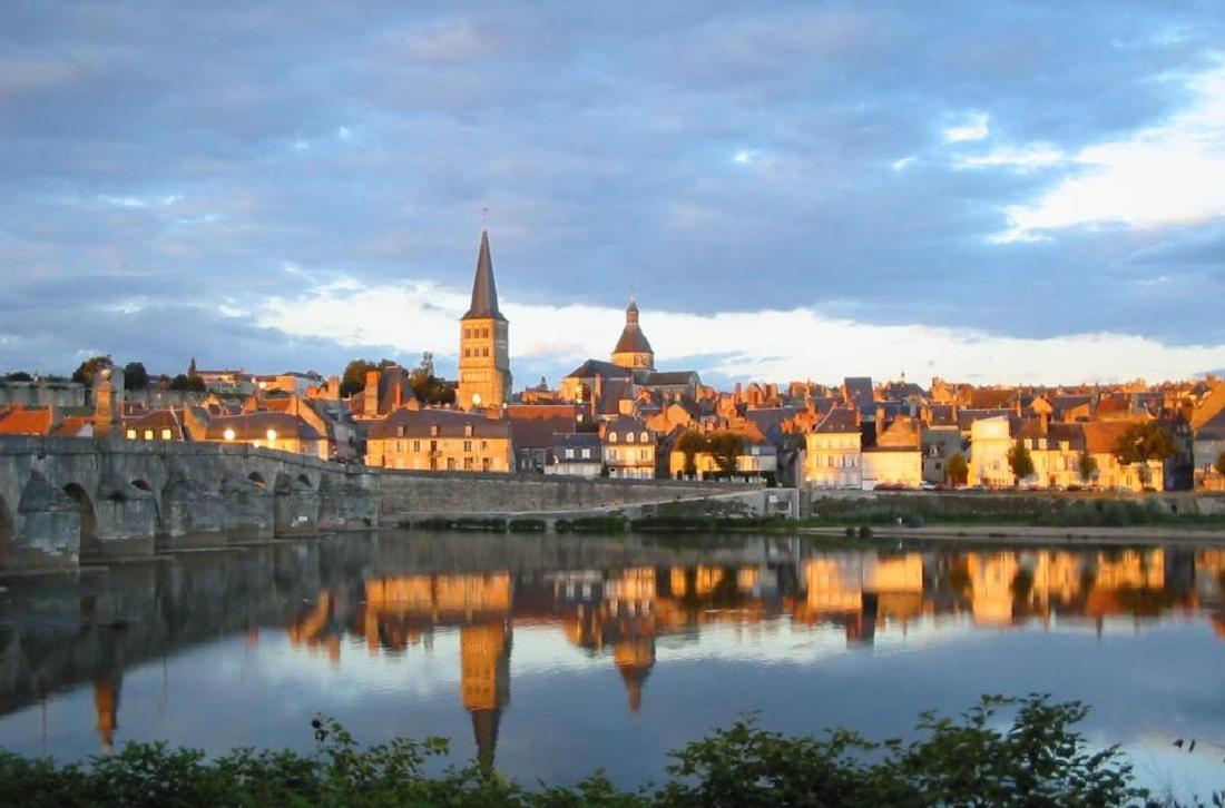 La Charité-sur-Loire Maison De La Loire المظهر الخارجي الصورة